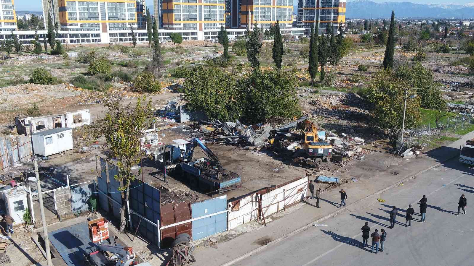 Güneş Mahallesi’nde kentsel dönüşüm kapsamında kaçak yapılar yıkıldı