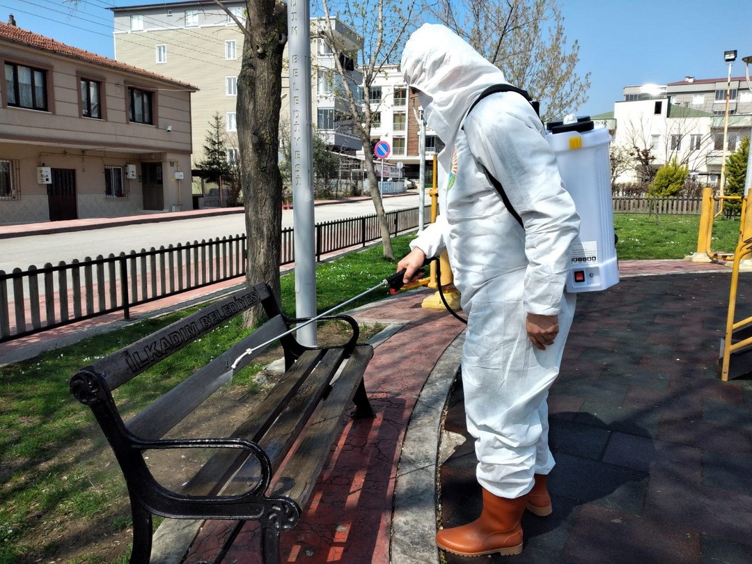 İlkadım’da virüsle mücadelede 2,3 ton dezenfektan, 12 bin 400 maske