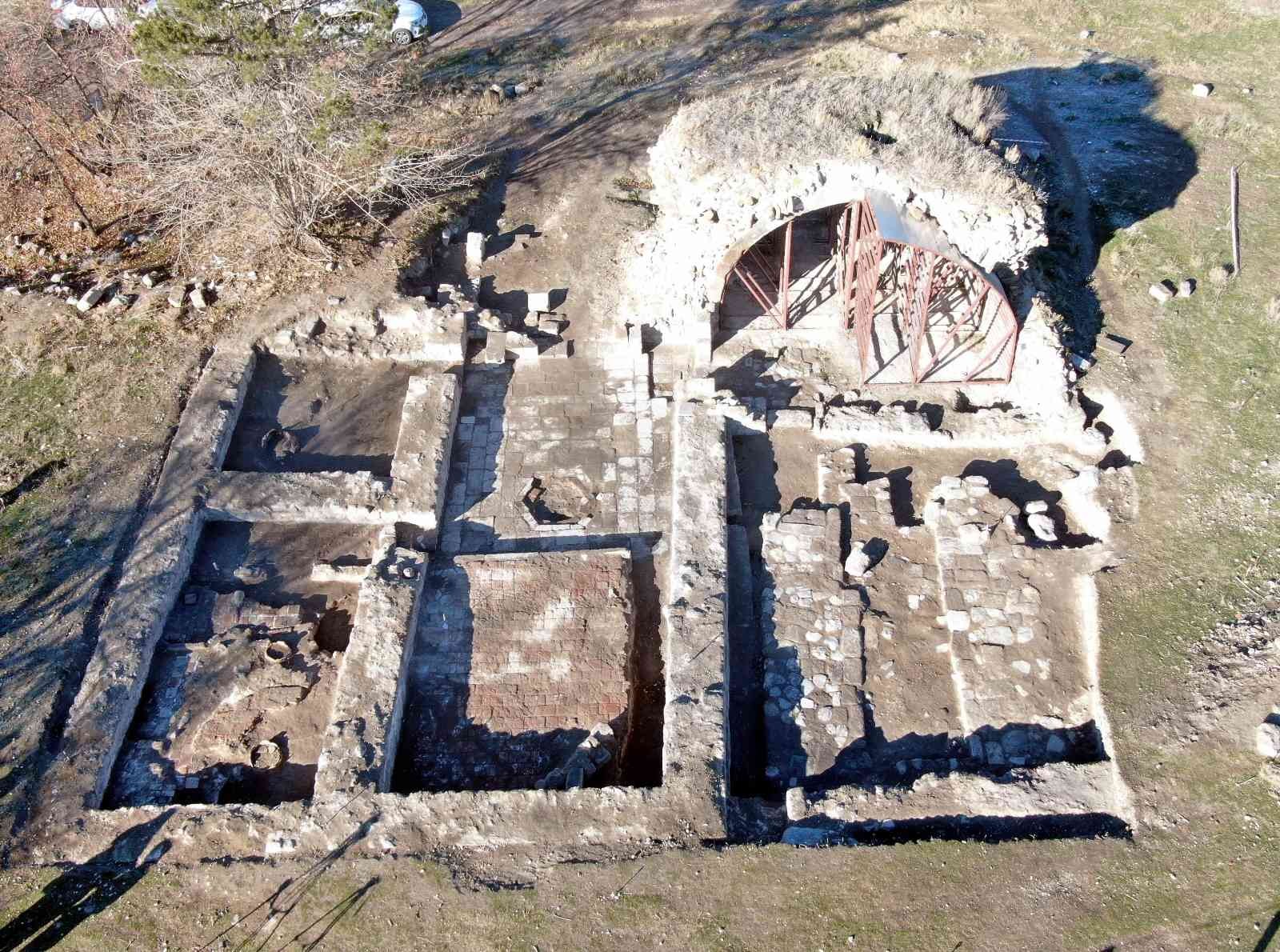 Keykubadiye Sarayı’nda avlu ve eyvan tipi alana ulaşıldı