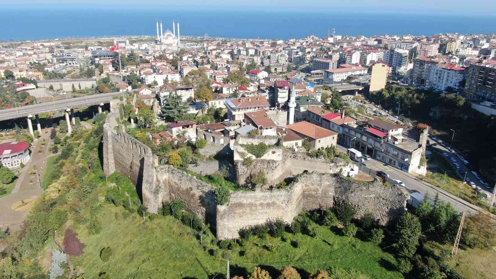 Trabzon İçkale’deki arkeolojik kazıda 4 büyük medeniyetin izleri aranıyor