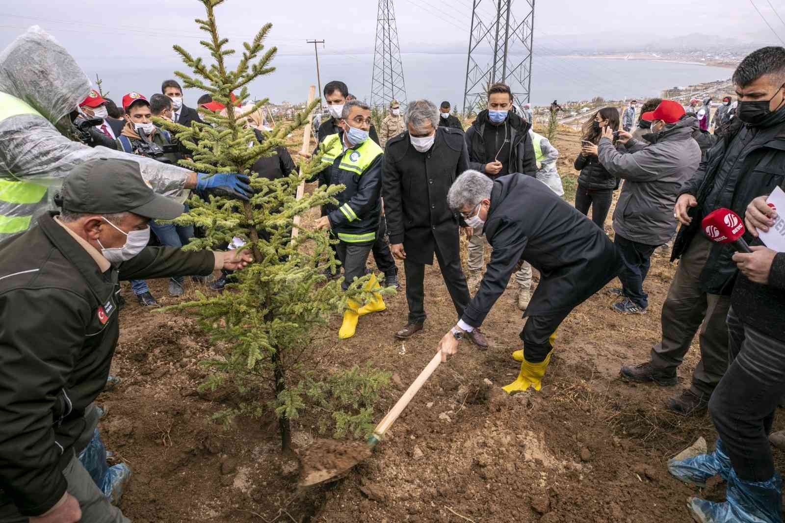 Van Büyükşehir Belediyesi 2021 yılında yeşil bir kent için çalıştı