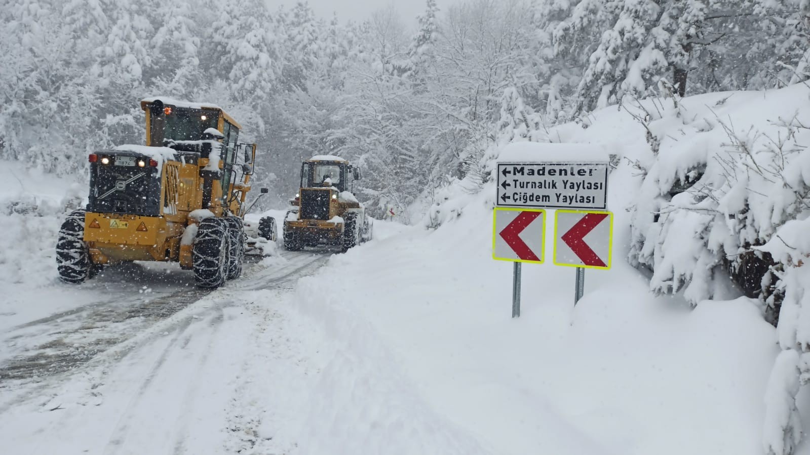Akyazı Belediyesi karla mücadele için teyakkuzda