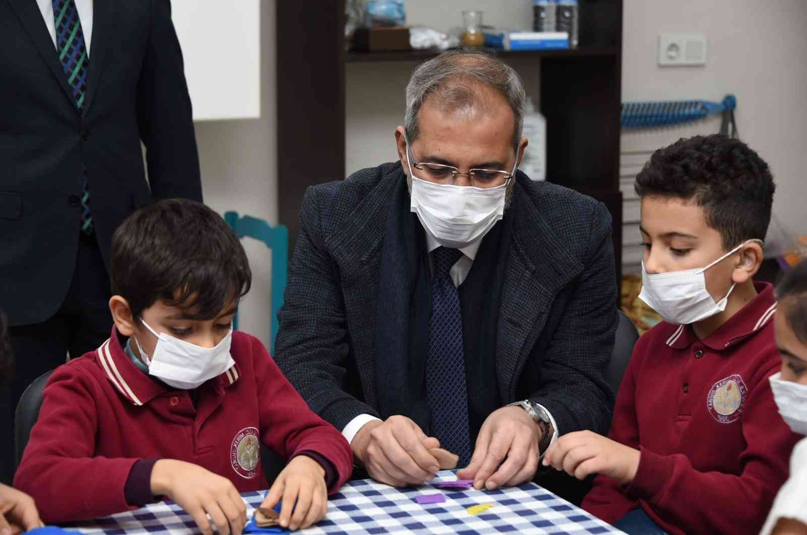 Başkan Bozdoğan, akademide öğrencilerle buluştu, heyecanlarına ortak oldu