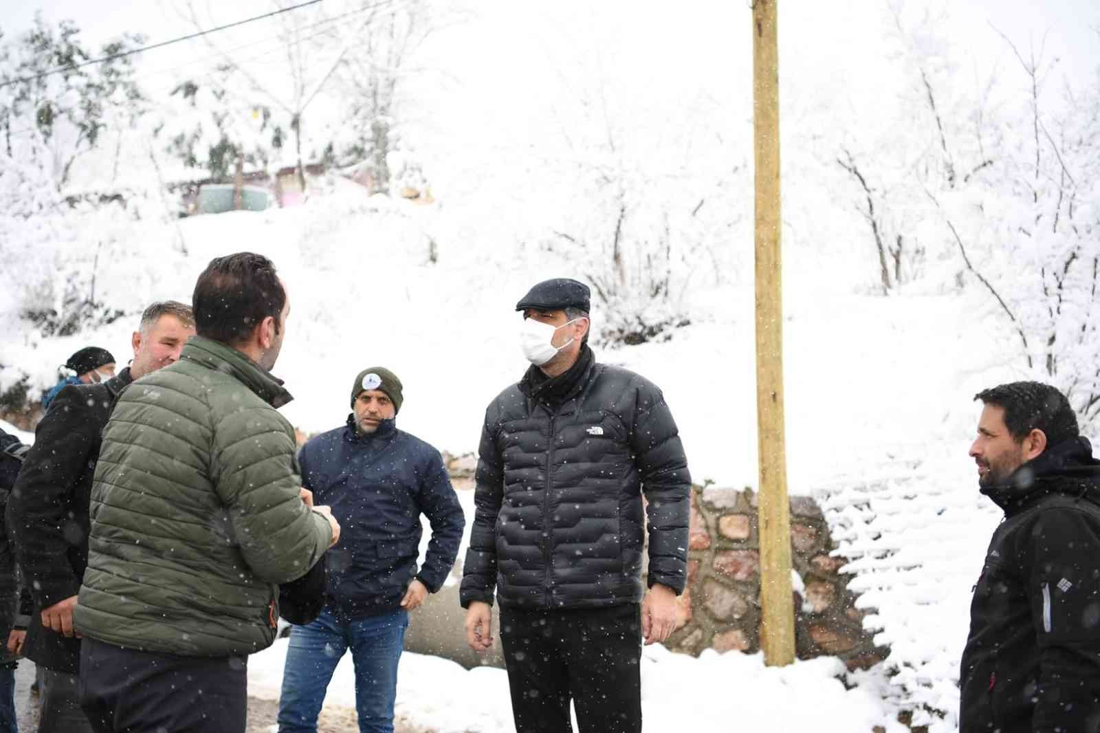 Başkan Kocaman, Avluburun’da kar mesaisinde