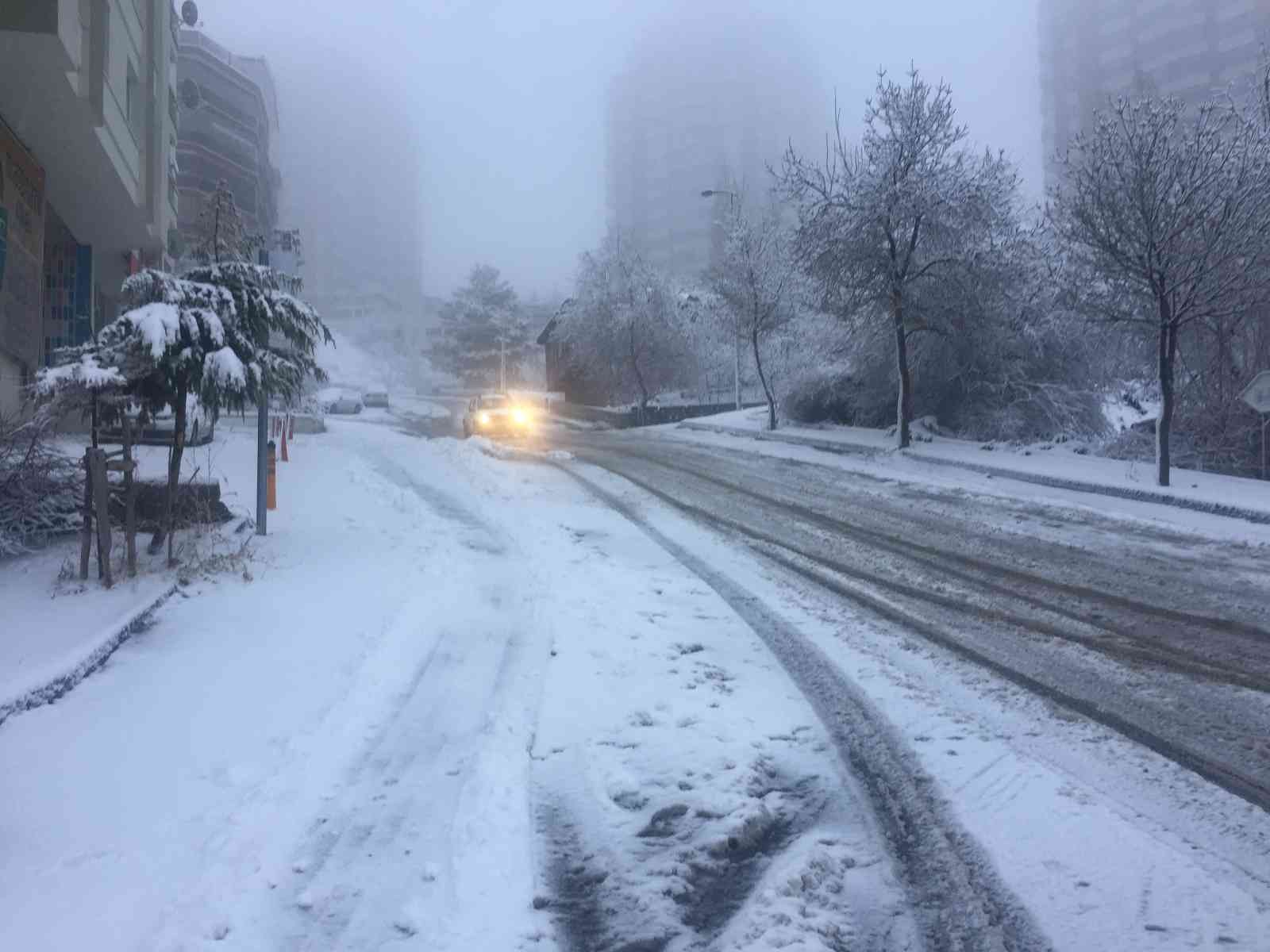 Başkent’te kar