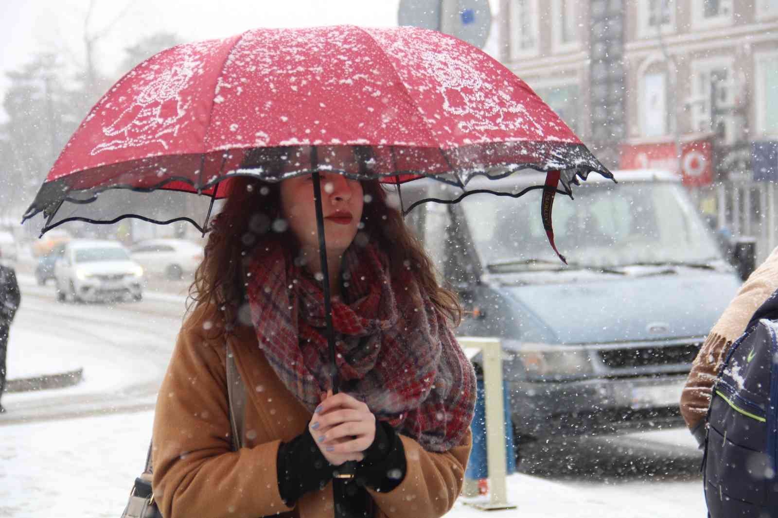 Bayburt’ta soğuk hava etkili oluyor