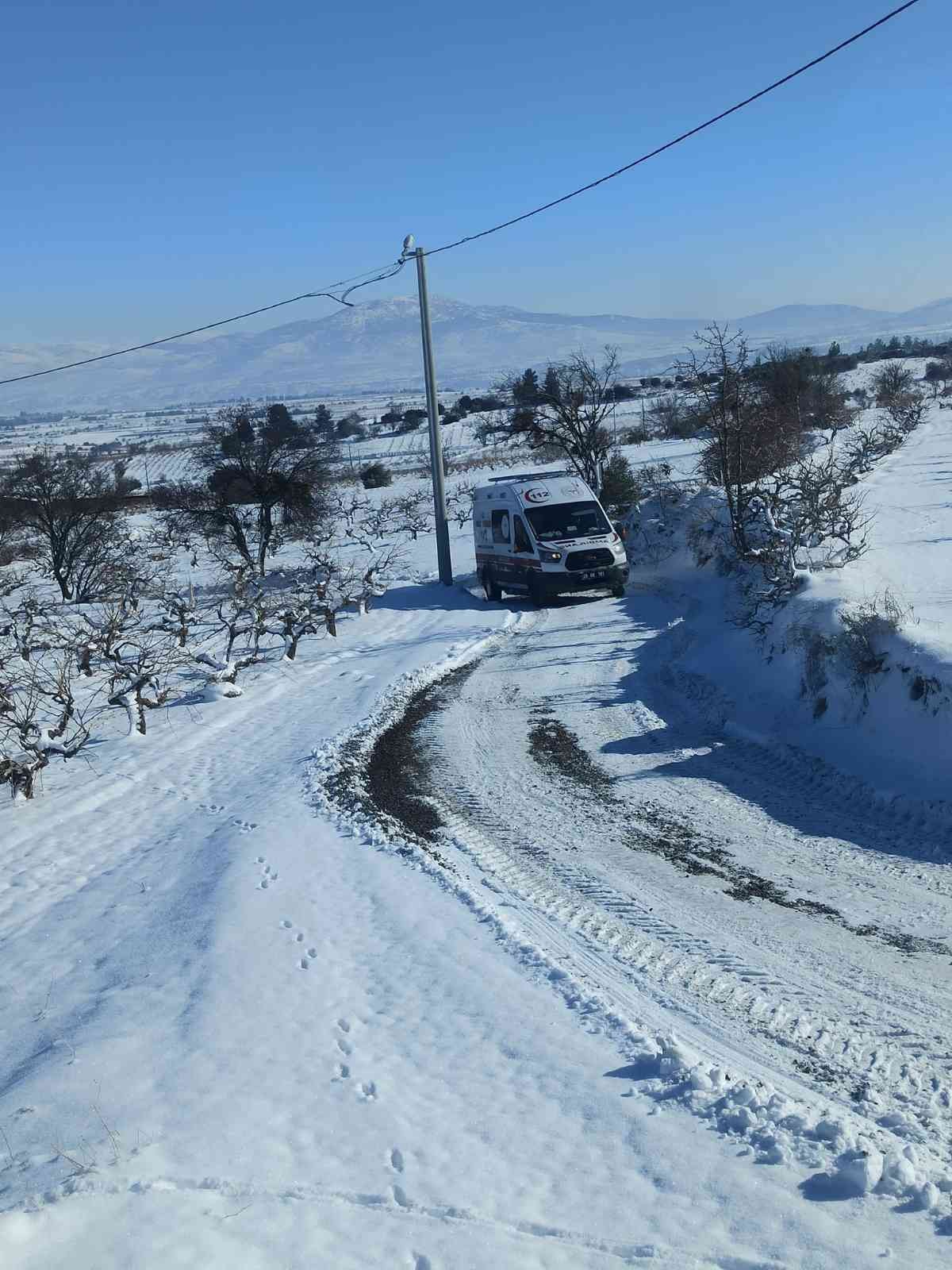 Belediye ekipleri korona hastası genç kadın seferber oldu