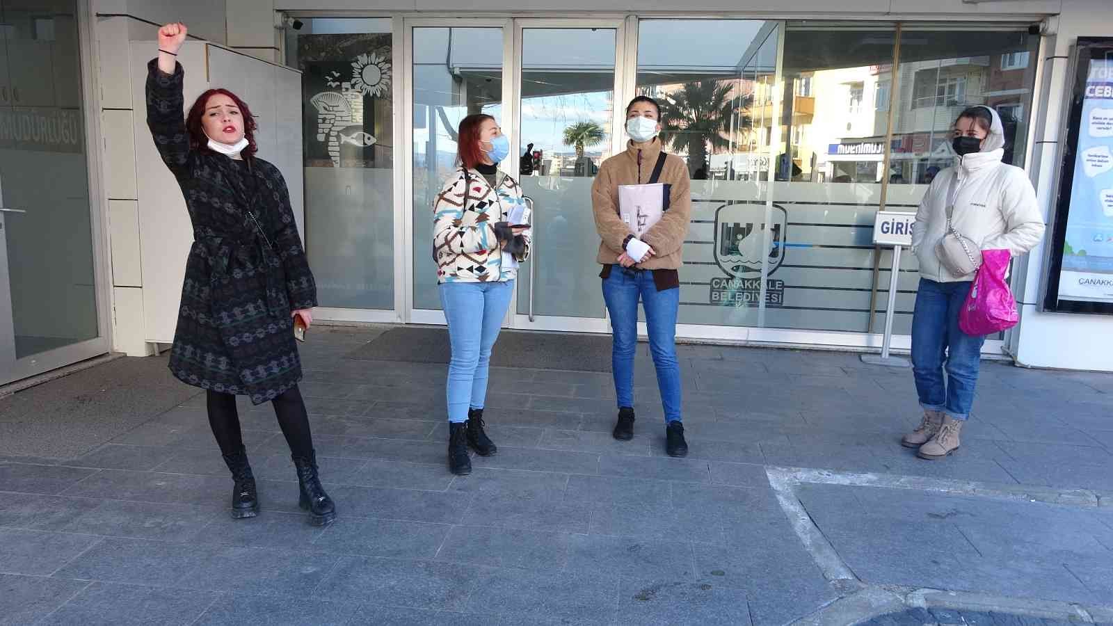 CHP’li belediyenin ulaşım zammını öğrenciler protesto etti