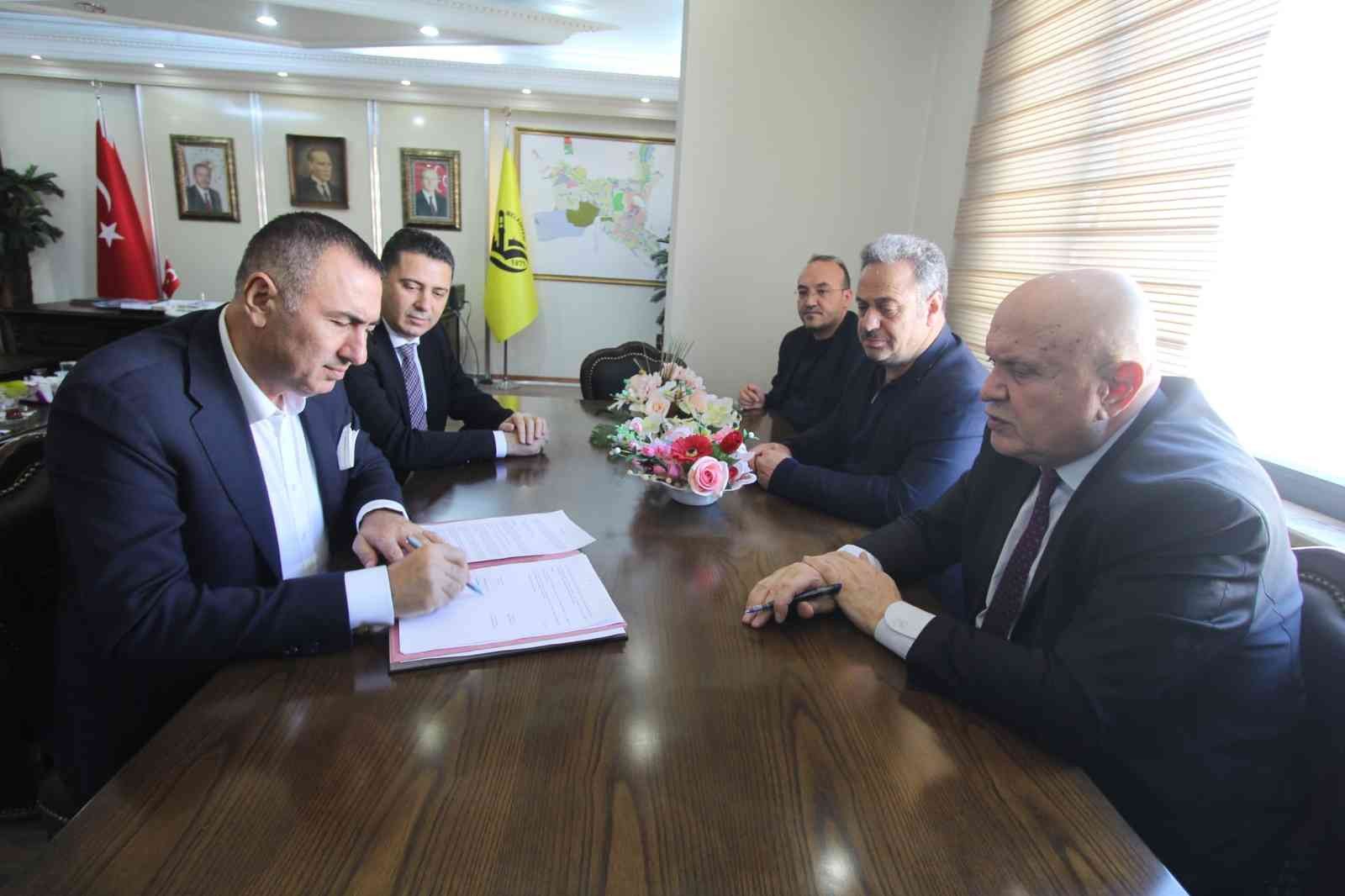 Hacı Kıyasi Şentürk Camii ve Külliyesi’nin belediyeye devri için protokol imzalandı