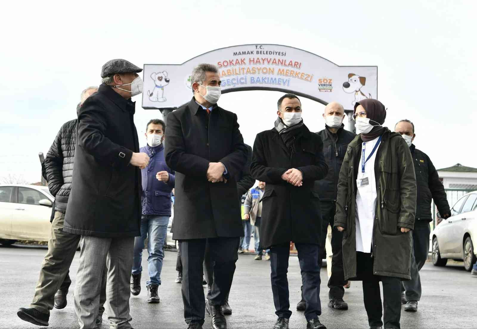 Mamak Belediye Başkanı Köse hayvan barınağını denetledi