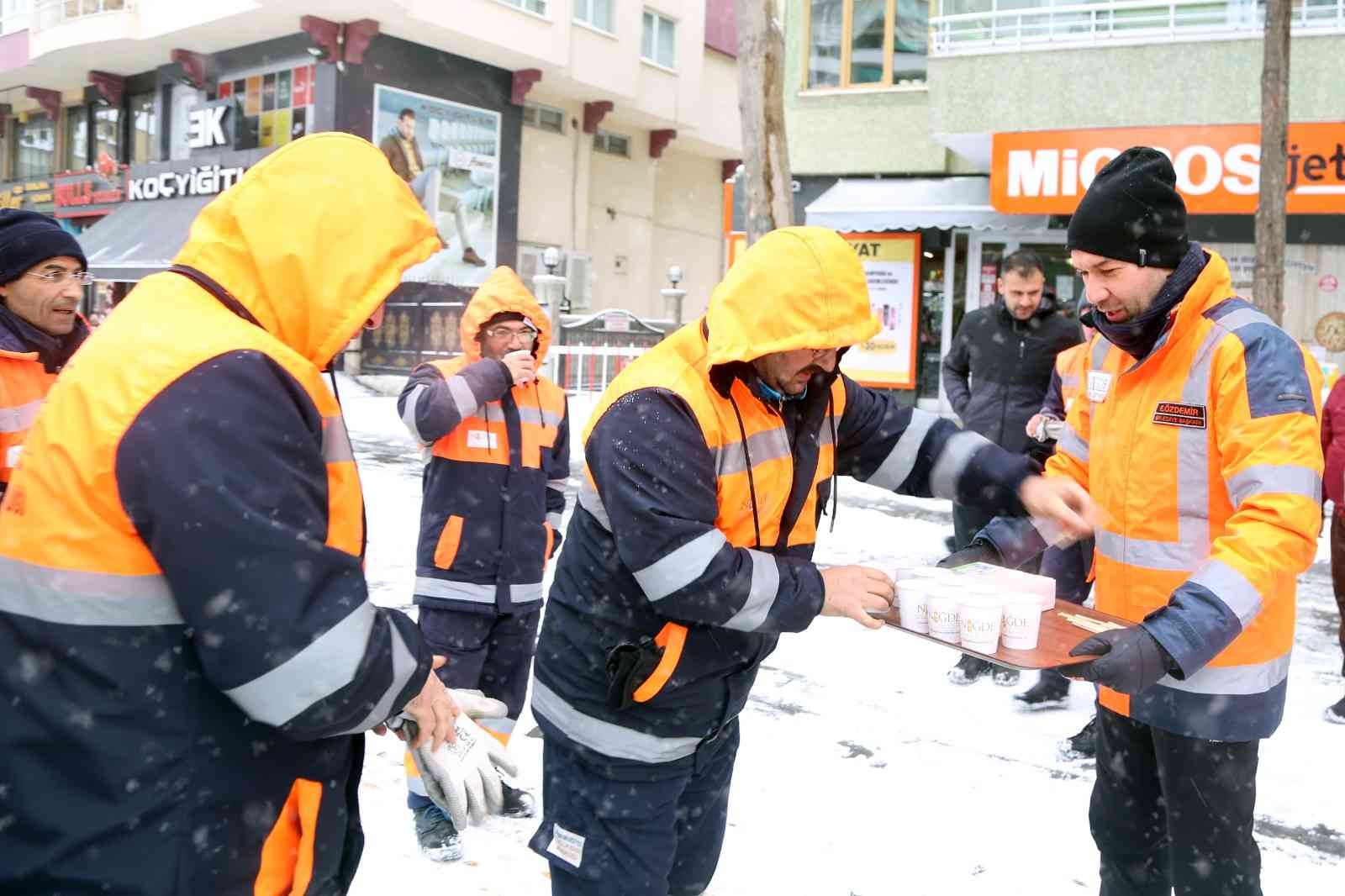 Niğde Belediyesi kış çalışmalarını aralıksız sürdürüyor