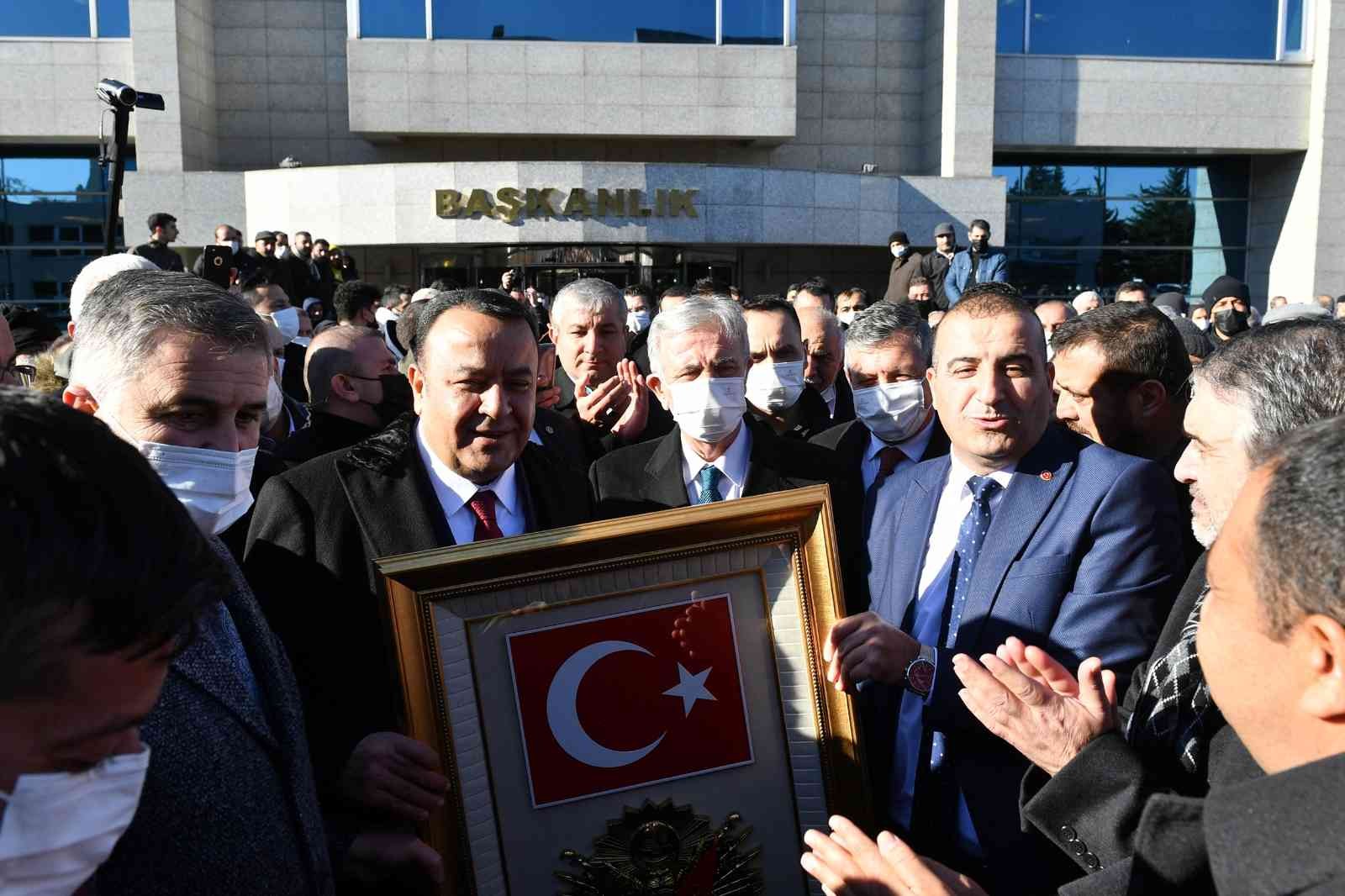 Özel halk otobüsü esnafından Mansur Yavaş’a teşekkür ziyareti