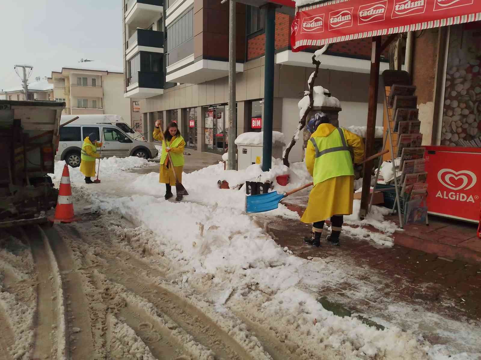 Safranbolu Belediyesi buzlanmaya karşı çalışmalarını sürdürüyor