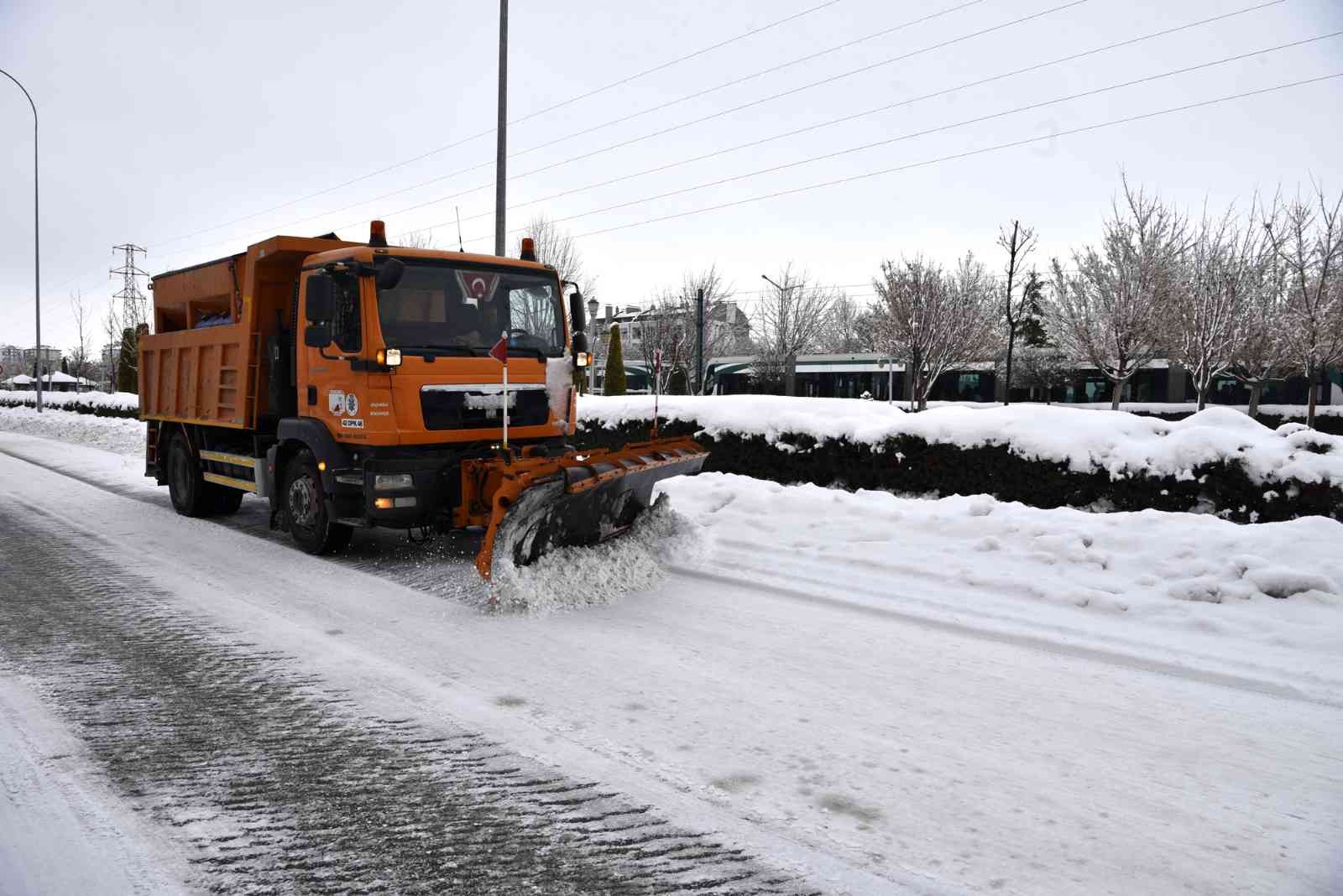 Selçuklu’da kar mesaisi yeniden başladı