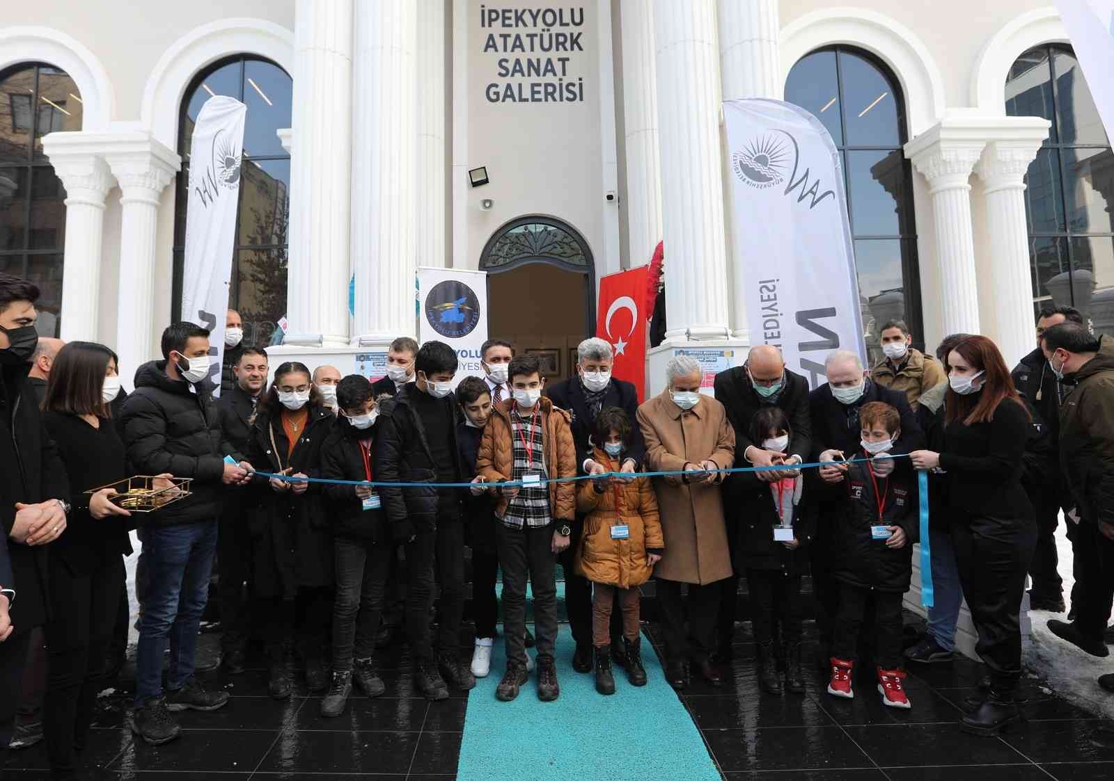 Van’da ‘Sanatta 40. Yıl’ sulu boya resim sergisi