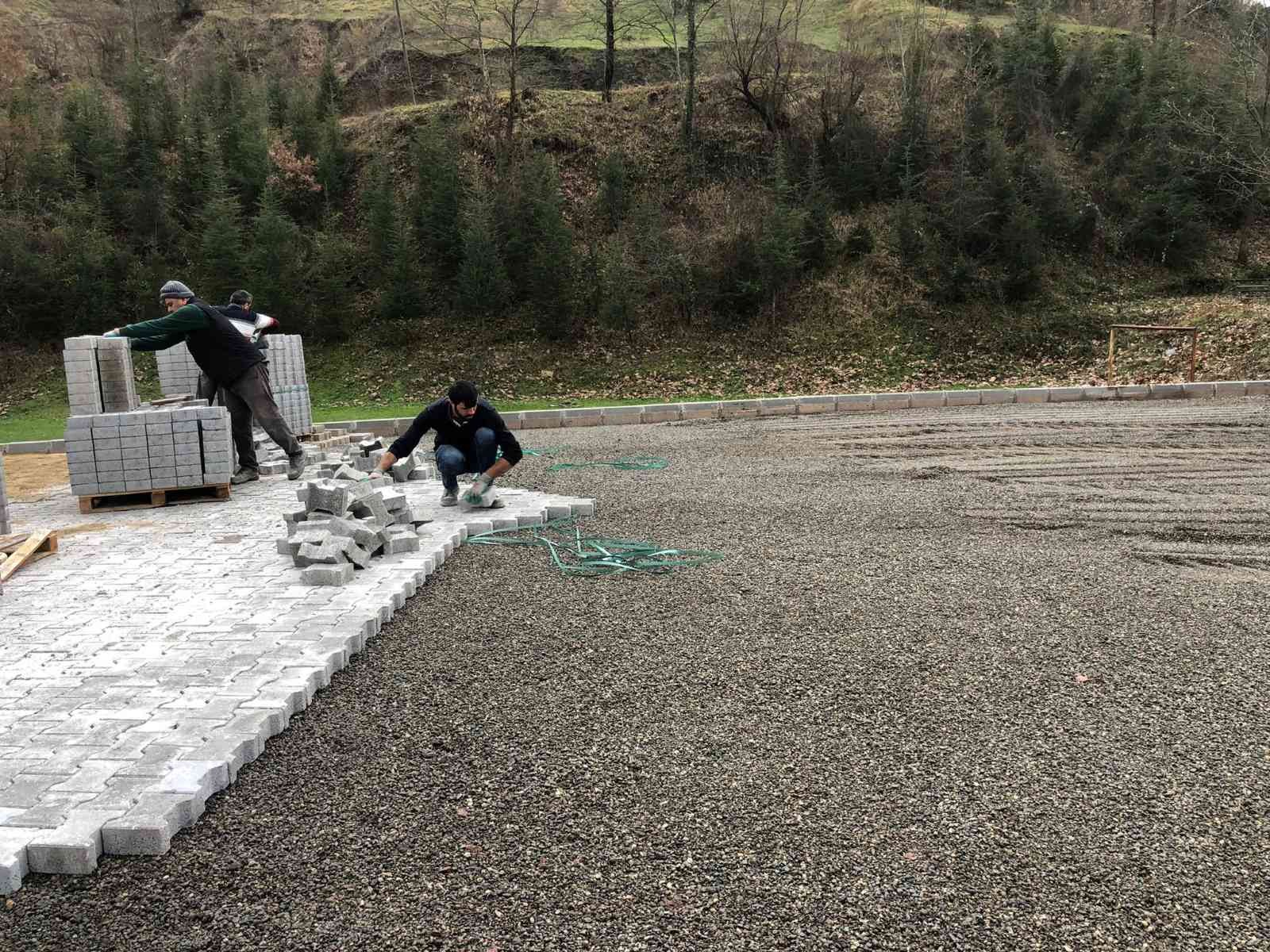 Başiskele’de üstyapı çalışmaları sürüyor