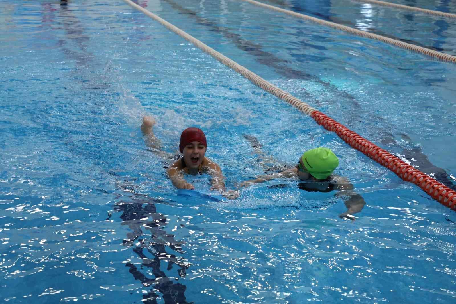 Yenişehir belediyesinden astım hastalarına özel yüzme kursu